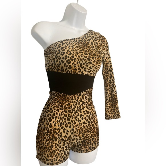 Stylish Leopard Print One-Shoulder Romper Size Large - Picture 3 of 6